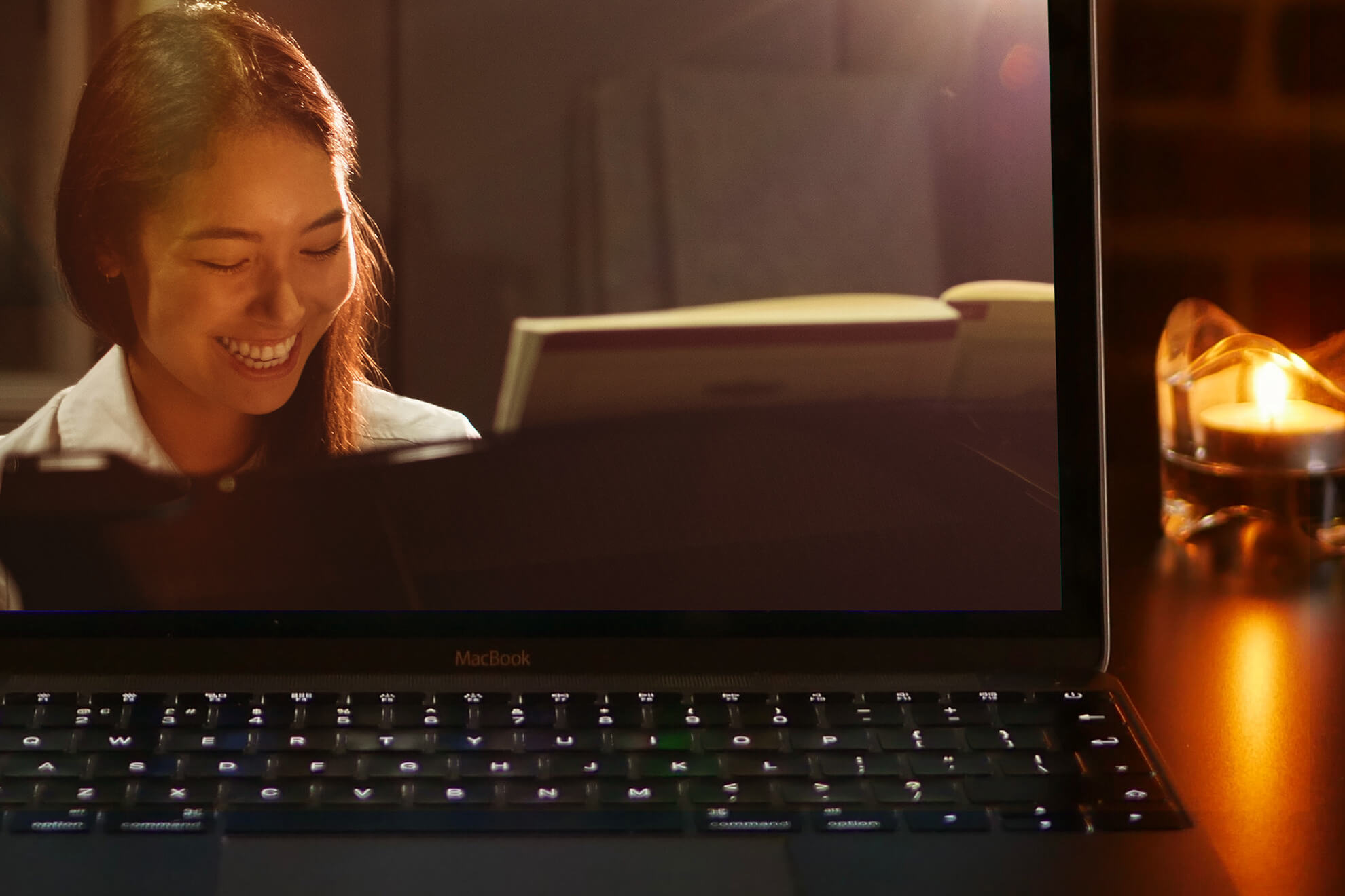 Women learning piano online