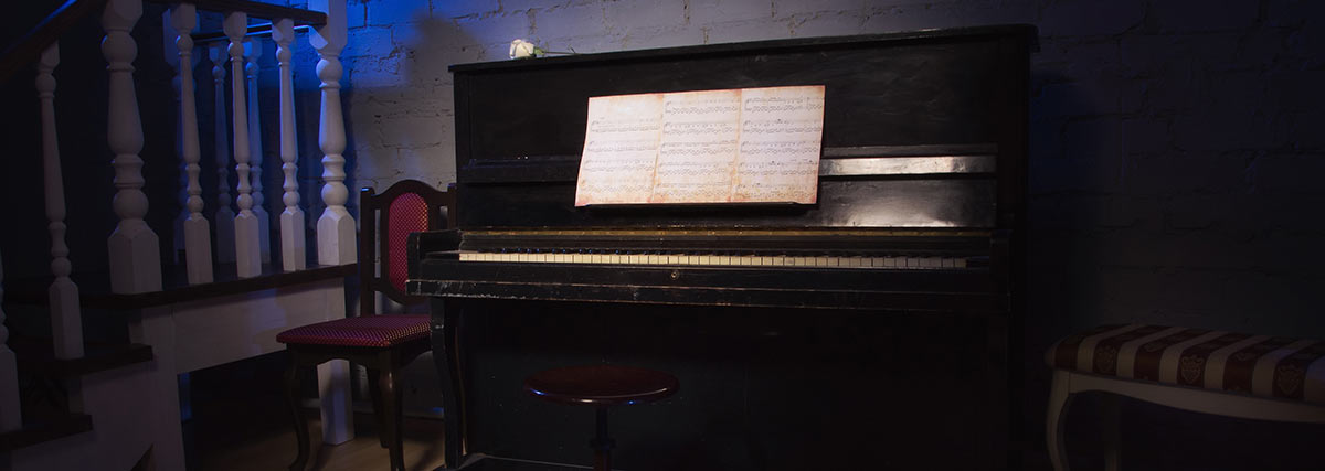 piano inside the room